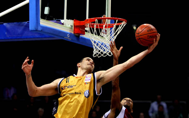 确保球队在 确保球队在